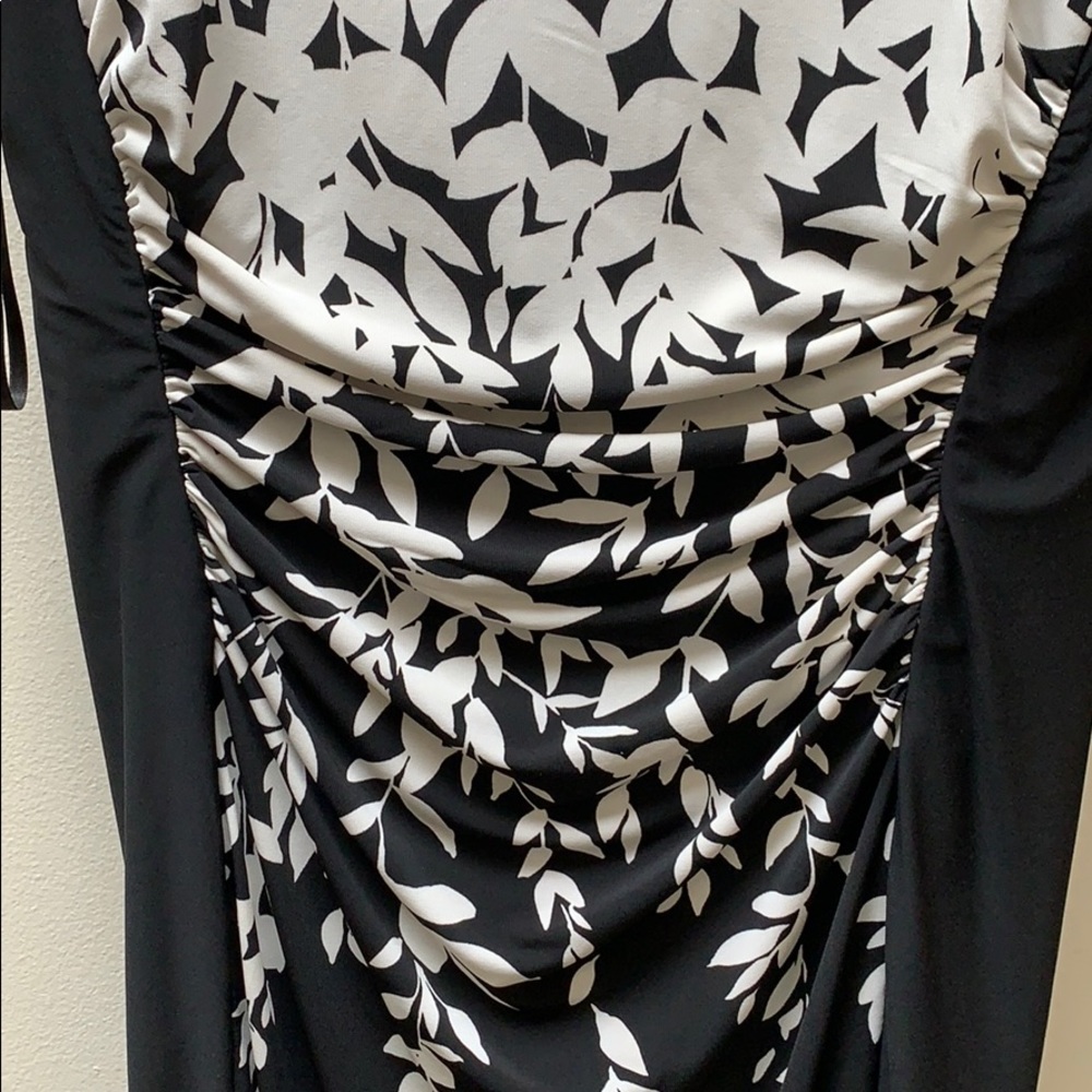 Dress - Picture 2 of 5
